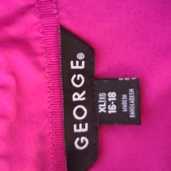 XL Button Down Short Sleeve Shirt - Picture 3 of 3